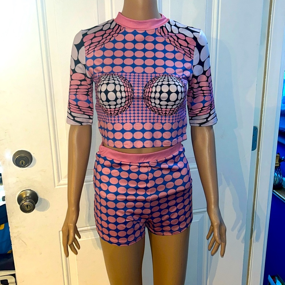 2 piece short set size medium really cute stretchy